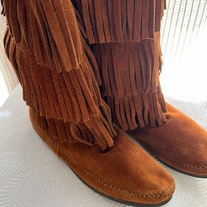 *Like New* MINNETONKA 3-Layer Fringe Womans Brown Leather Suede Flat Boots.